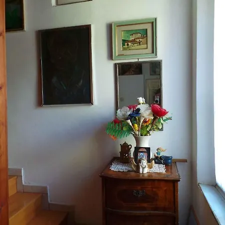 15685 Apartment